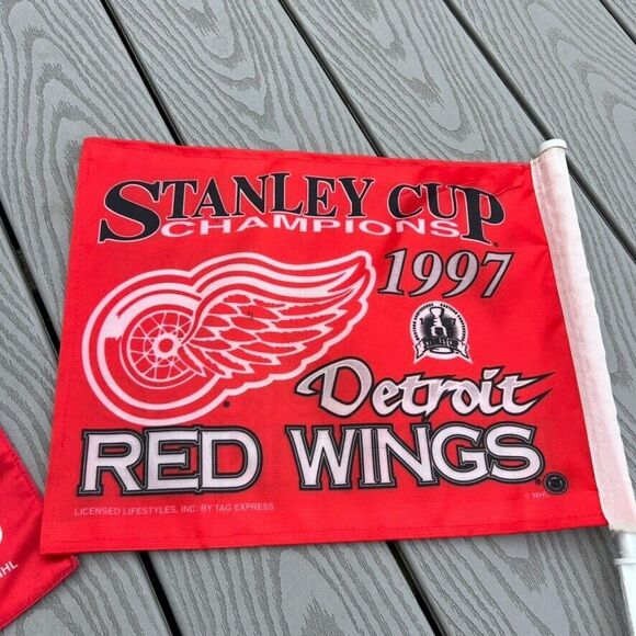 DETROIT RED WINGS 1997 STANLEY CUP CHAMPIONS CAR FLAGS PAIR - Picture 3 of 3